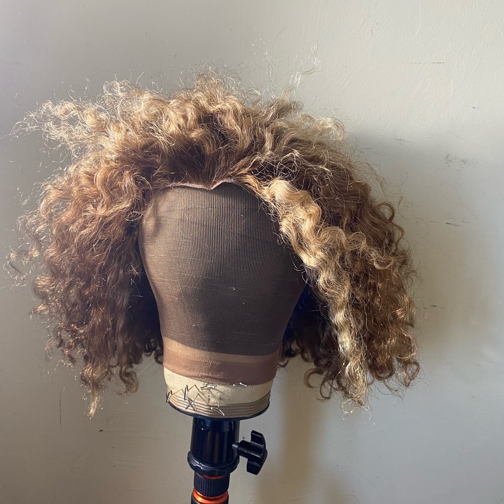 Honey Blond Curly Bob Wig